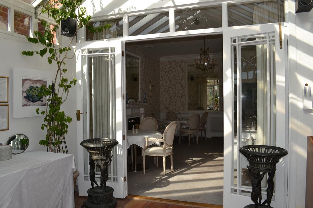 Cranleigh Hotel Reigate Exterior photo